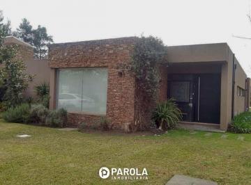 Casa de 4 ambientes, Moreno · Casa en Venta en Casco de Alvarez