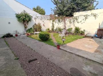 Casa · 285m² · 4 Ambientes · 1 Cochera · Casa - Lomas de Zamora