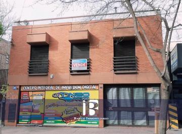 Local comercial de 8 ambientes, Ciudad de Mendoza · Local y Departamento en Capital