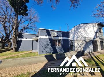 Casa 189m² Venta Banfield · Casa Sobre Lote Propio, de 3 Amb. con Fondo y Garage. Hermoso Barrio