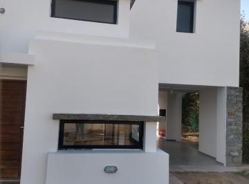 Casa de 5 ambientes, Villa Allende · Dúplex en Villa Allende