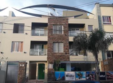 Local comercial · 39m² · Local Comercial Al Frente de 39 m² con 2 Baños y Patio Descu