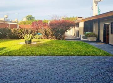 Casa · 160m² · 4 Ambientes · 2 Cocheras · Casa - 4 Ambientes - Merlo