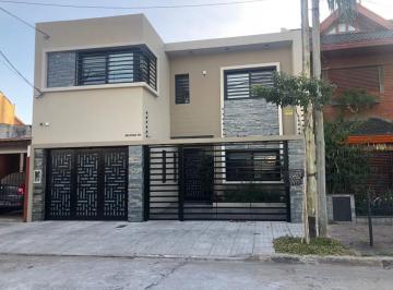 FRENTE · Chalet 5 Ambientes/ Beltran 500
