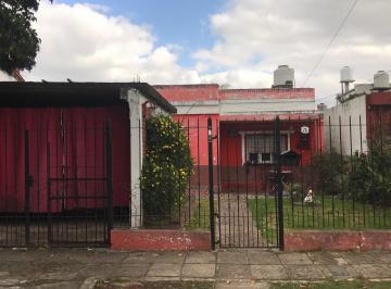 Casa de 9 ambientes, Almirante Brown · Casa en Venta