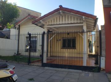Casa de 4 ambientes, Vicente López · Chalet de 3 Dorm. Escritorio, Cochera Cubierta y Jardin