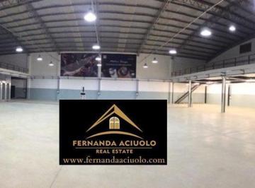 Bodega-Galpón · 1400m² · 1 Cochera · Excelente Galpon Comercial con Oficinas en Lomas de Zamora