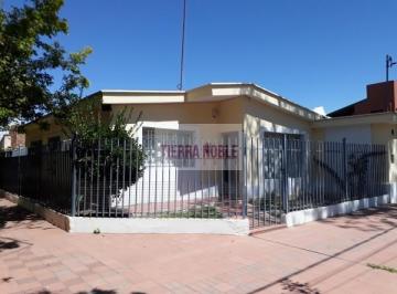 Casa · 116m² · 4 Ambientes · Excelente Ubicacion, Casa a La Venta!
