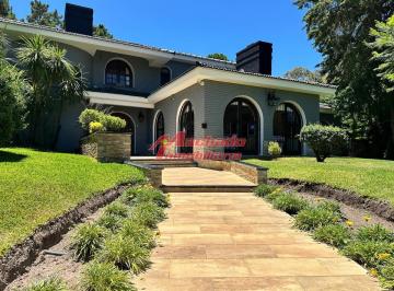 Foto1 · Admirable Casa en Venta de 4 Dorm. y Dep. de Servicio en Punta del Este