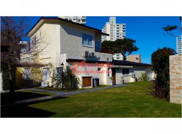 Foto1 · Venta y Alquiler de Casa de 4 Dorm. en Punta del Este
