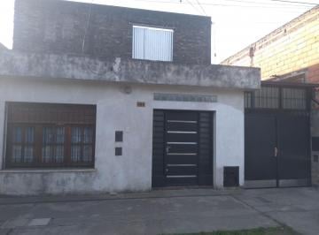 Casa · 122m² · 5 Ambientes · 2 Cocheras · Oportunidad Venta Dos Propiedades en Una Zona Sur