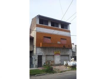 Casa · 700m² · 8 Ambientes · Casa en Venta Para 4 Familias Lanús, Zona Sur - 8 Ambientes