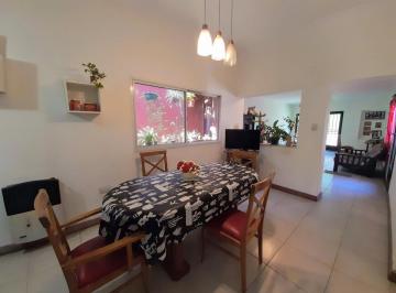 Casa · 124m² · 5 Ambientes · 1 Cochera · Venta Casa. Barrio San Martin. Rosario