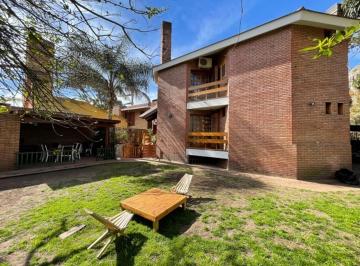 Casa · 538m² · 5 Ambientes · 4 Cocheras · Jardín Espinosa Venta Propiedad de Categoría Exc Ubicación