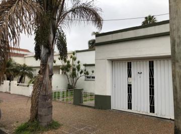 Casa · 70m² · 3 Ambientes · 1 Cochera · Casa 3 Ambientes con Cochera Alquiler Ramos Mejia