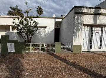 Casa · 70m² · 3 Ambientes · 1 Cochera · Casa 3 Ambientes con Cochera Alquiler Ramos Mejia