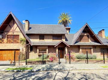 Casa de 7 ambientes, Vicente López · Casa en Alquiler (Con o Sin Muebles) en Olivos