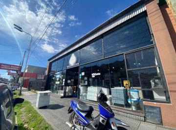 Local comercial · 192m² · Locales - a La Calle - Monte Grande, Gran Bs. As. Sur