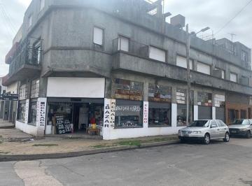 Local comercial · 230m² · 3 Ambientes · Local en Esquina con Vivienda Sobre Avda. 230 m²