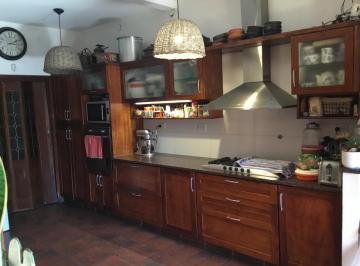Casa de 4 ambientes, Hurlingham · Amplio PH Doble Planta Entrada por 2 Calles. Apto Crédito Hipotecario