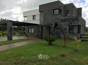 Casa · 300m² · 5 Ambientes · 2 Cocheras · Haras Santa Maria, Casa en Venta - Alquiler
