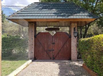 Quinta vacacional de 8 ambientes, Esteban Echeverría · Importante Quinta con Excelente Chalet!