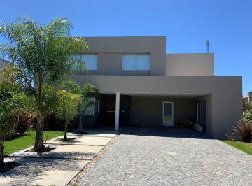 Casa de 6 ambientes, Berazategui · Fincas de Iraola II Espectacular Propiedad a La Venta y Alquiler