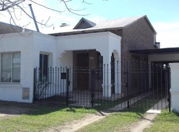 Casa de 9 ambientes, Hughes · Vendo o Permuto!
