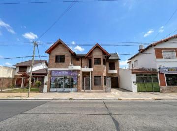 Casa · 260m² · 4 Ambientes · 8 Cocheras · Chalet 4 Ambientes Venta Ramos Mejia