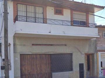 Casa de 5 ambientes, Lanús · Casa Desarrollada en 2 Plantas, C/ Garage, Patio y Parrilla