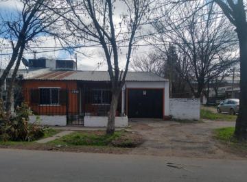 Casa · 101m² · 3 Ambientes · 1 Cochera · Casa Av Francia 5700
