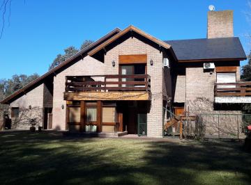Casa de 9 ambientes, Luján · Venta Casa 9 Amb. en Club Campos de Golf Las Praderas de Lujan