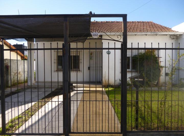 Casa · 100m² · 3 Ambientes · 2 Cocheras
