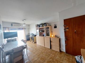 Departamento · 52m² · 3 Ambientes · 1 Cochera · Venta de Departamento con Balcón y Cochera en Ramos Mejía