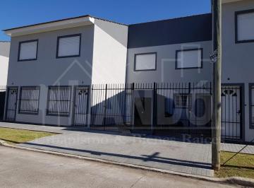 Casa · 90m² · 3 Ambientes · 1 Cochera · Duplex en Venta con Cochera y Patio a Estrenar