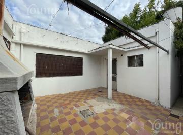 Casa · 220m² · 4 Ambientes · Casa Venta en Villa Dominico