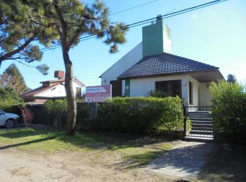 DIT-DIT-5363_2 · Casa 4 Dorm.. | Calle 15 2746