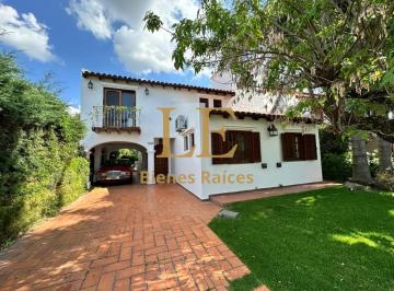 Casa · 190m² · 5 Ambientes · 3 Cocheras · Alquiler Casa en Aranjuez Country Club