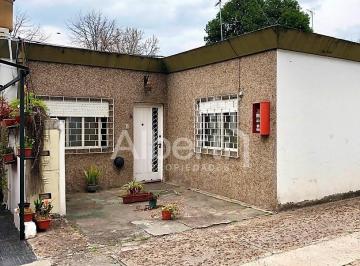 Casa de 3 ambientes, Morón · Venta Casa P. H. 3 Amb - Castelar Excelente Ubicación.