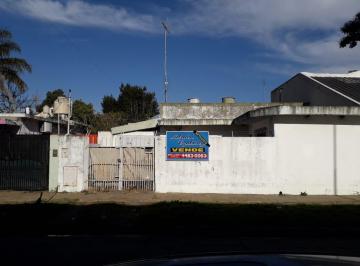 Fondo de comercio de 4 ambientes, Morón · Moron Sur - Casa en PH 4 Amb - Jardin Cochera y Terraza - Real Oportunidad Para Inversor - Nuevo Valor!