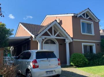 Casa · 185m² · 4 Ambientes · 3 Cocheras · Barrio Cerrado Jacaranda Casa Venta 3 Dorm