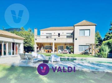 Casa · 400m² · 5 Dormitorios · 2 Cocheras · Casa en Venta - Barrio El Lauquen, Canning