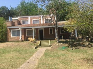 Casa · 210m² · 3 Ambientes · 2 Cocheras · Venta Casa 3 Dorm. Unquillo