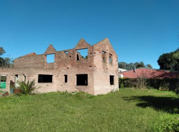 Casa en Venta de 5 ambientes Luis Lagomarsino · Exelente Casa 220 m² Cub en 2 Plantas a Terminar Lote 1200 m²