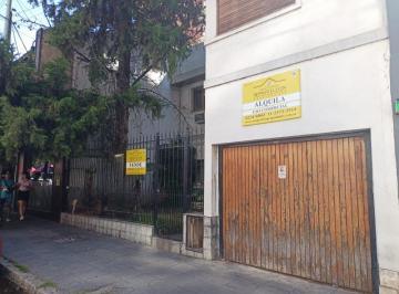 Casa · 83m² · 4 Ambientes · 1 Cochera · Casa Sobre Lavalle E/ Conesa y Alberdi Excelente Zona Comercial