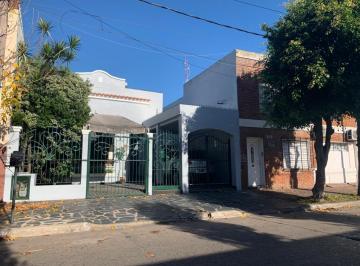 Casa · 130m² · 3 Ambientes · 2 Cocheras · Casa - Quilmes