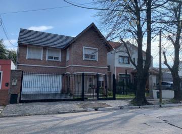 Casa · 400m² · 5 Ambientes · 2 Cocheras · Casa - Quilmes