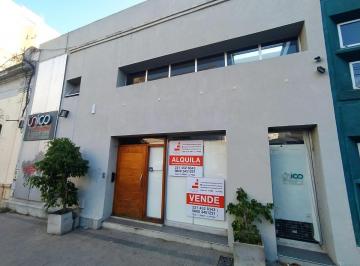 Local comercial · 700m² · 18 Dormitorios · Local - Plaza Italia
