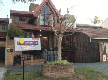 Casa de 4 ambientes, Lomas de Zamora · Nuevo Valor! Excelente Chalet en 2 Plantas, Sobre Amplio Lote