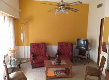 Casa · 154m² · Oportunidad Para Reciclar Casa 2 Dorm. + Local Comercial Beruti 500